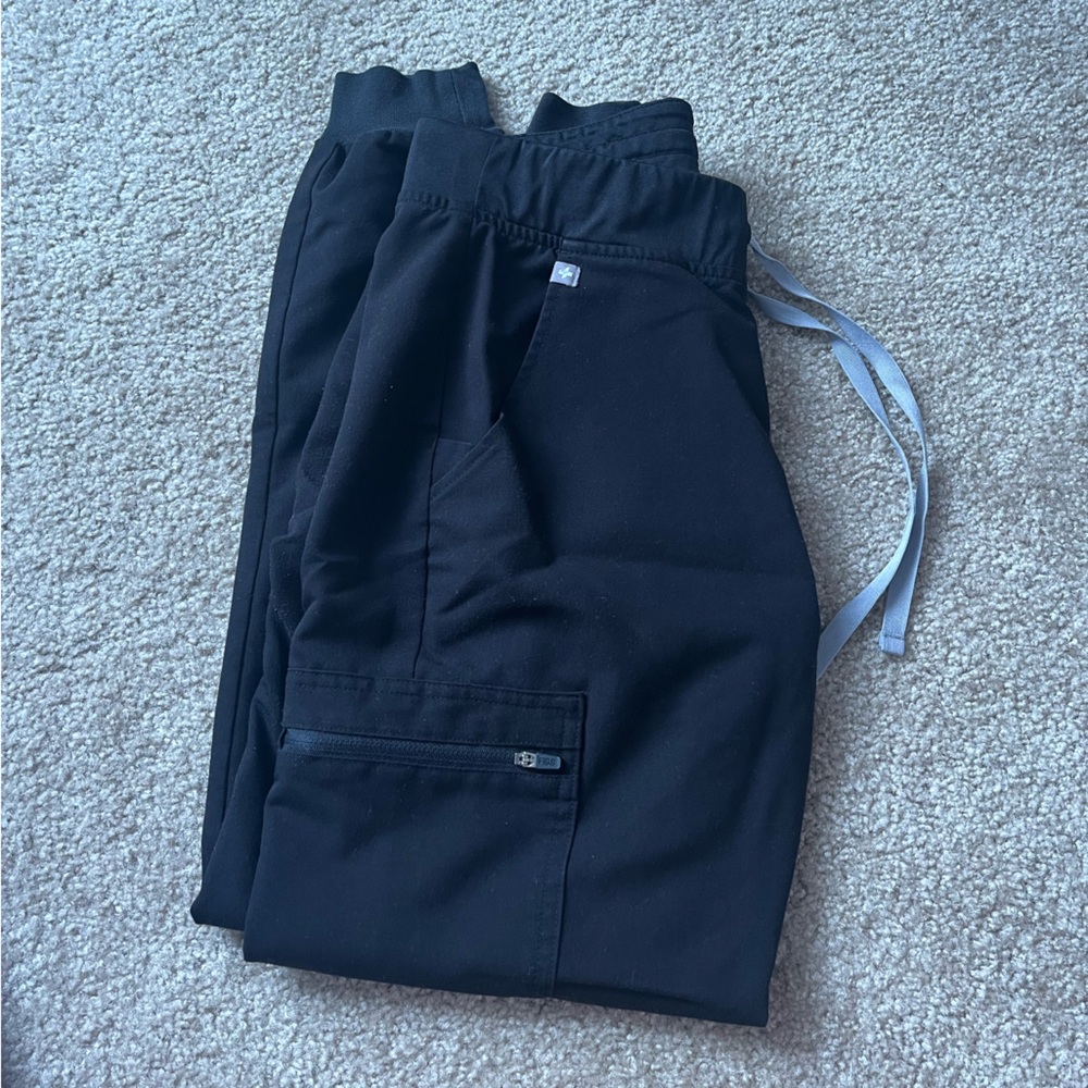 Black Figs Jogger Scrubs